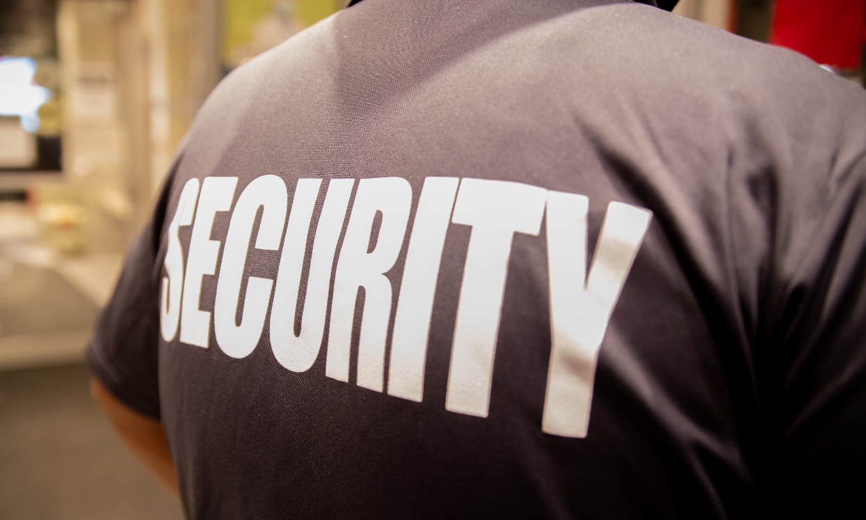 How Professional Security Guards Deter Crime at Commercial Properties